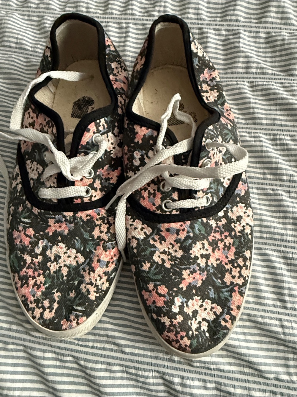 Payless Floral Canvas Athletic Shoes in Black, Pink, White